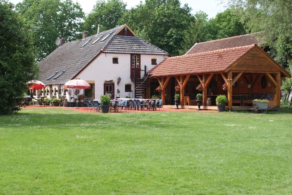De Linde, Boerderij In Drenthe Voor 15 Tot 30 Personen Vila Exterior foto